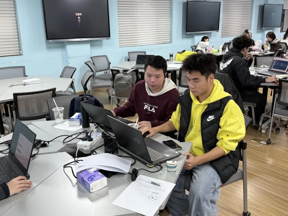 小组协作：共同推进代码与项目演示